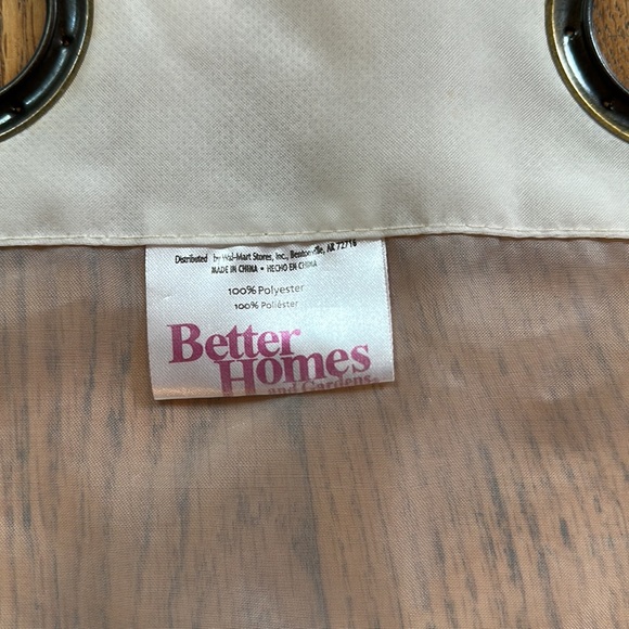 Set of two sheer drape panels with grommets 84” x 35” each) - Picture 6 of 8